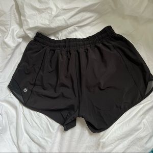 black lululemon hotty hot shorts